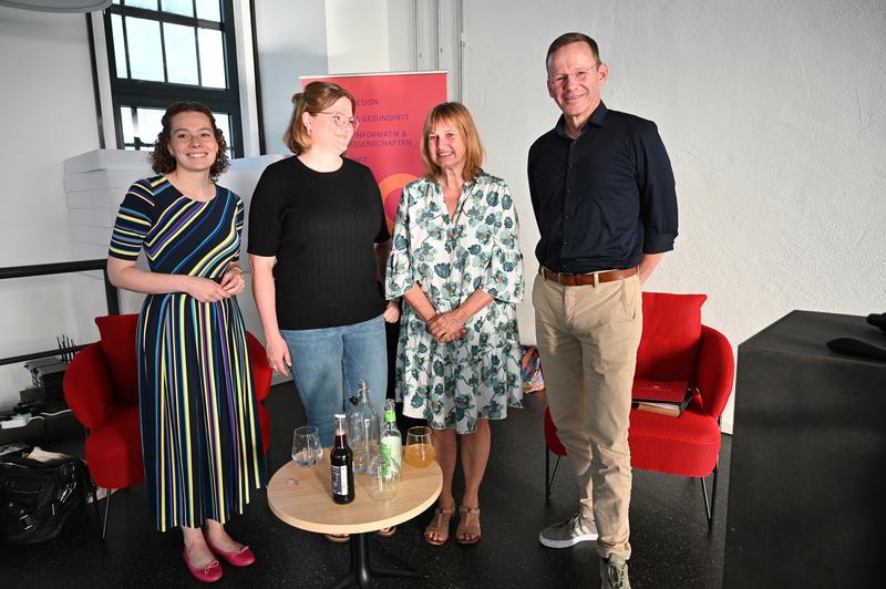 Maria Kuhn, Henrike Beck, Barbara Wank und Prof. Dr. Eberhard Nöfer.