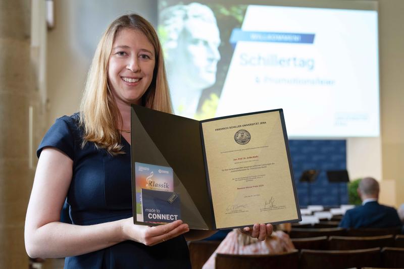 Jun.-Prof. Dr. Anika Klafki wurde mit dem Rowena-Morse-Preis der Universität Jena ausgezeichnet.