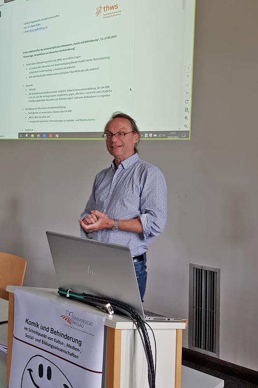Prof. Dr. Dieter Kulke, Fakultät Angewandte Sozialwissenschaften, während seines Vortrags zu den Perspektiven von Menschen mit Behinderung 