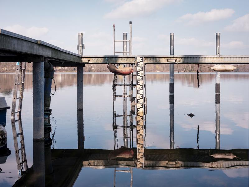 Die Messstelle an der Badestelle Moorloch am südöstlichen Ufer des Groß Glienicker Sees misst unter anderem den Wasserstand.