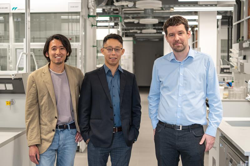  The authors of the publication: (from left) Dr. Taichi Koike, Dr. Jhen-Kuei Yu and Prof. Max M. Hansmann. 