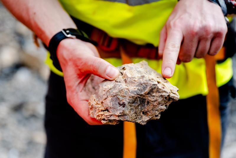  Das poröse Dolomitgestein mit Hohlräumen ist hervorragend für eine geothermische Nutzung geeignet. 