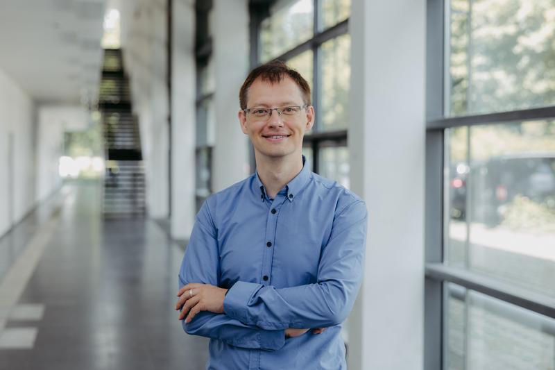 Prof. Dr. Alexander Binder