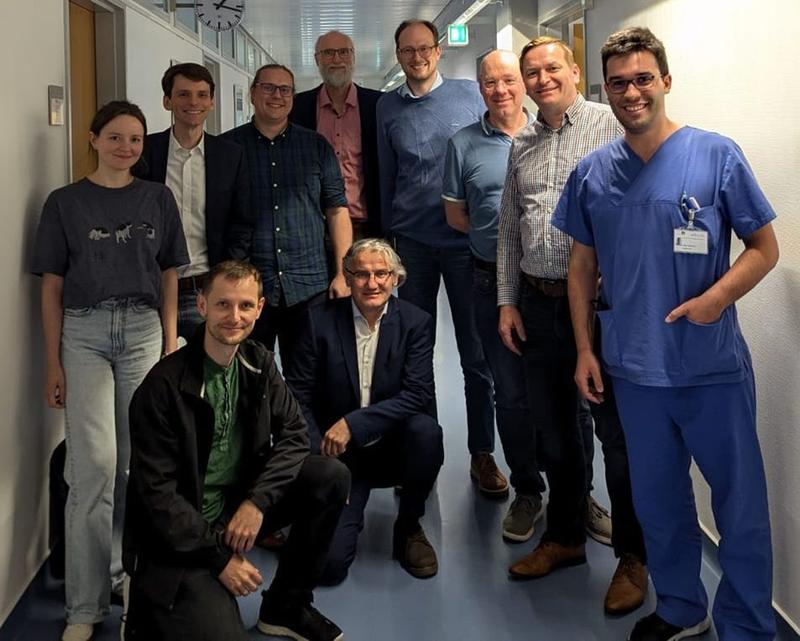 (v. l.): Anna Jansen, David Lähner, Markus Wellmann, Kristoffer Waldow, Prof. Dr. Arnulph Fuhrmann, Dr. Turhan Civelek, Prof. Dr. Björn Krüger, Dr. Jérôme Perret, PD Dr. Kristian Welle, Julian Marques.