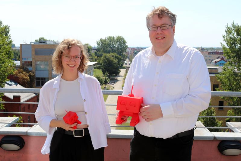 Prof. Dr. Kai Jander und Projektmitarbeiterin Theresa Schulz werden an der Technischen Hochschule Brandenburg an CogniCodeAI arbeiten.