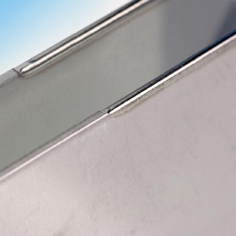 Partially laser-rounded stainless steel sheet edges with a sheet thickness of 1.5 mm.