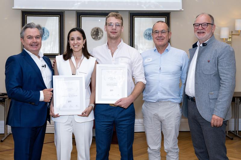 Verleihung Young Scientists Award bei einer wissenschaftlichen Konferenz des Gesundheitssenats auf Schloss Bensberg bei Köln