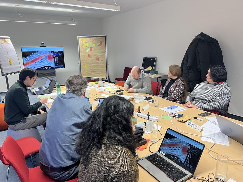 Teilnehmer:innen der SURPRISE Workshops im Austausch