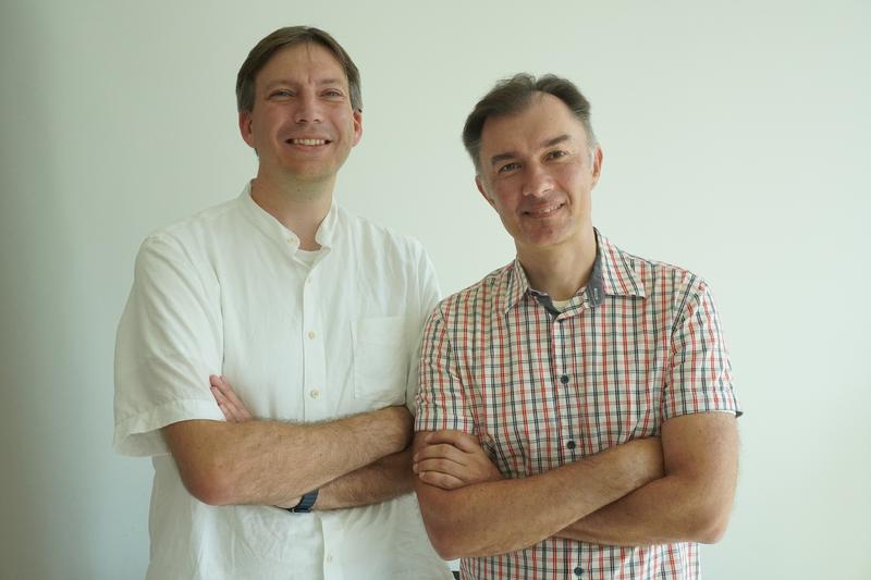 Prof. Oliver Bruns (links) und Dr. Andriy Chmyrov (beide NCT/UCC Dresden).