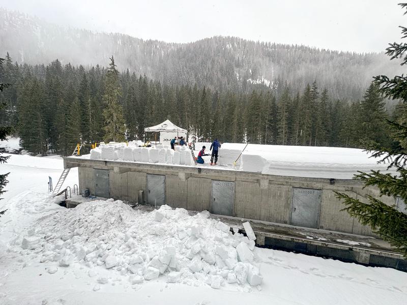 Die experimentellen Untersuchungen wurden als Feldexperimente auf einem Bunkerdach in der Nähe von Davos durchgeführt. 