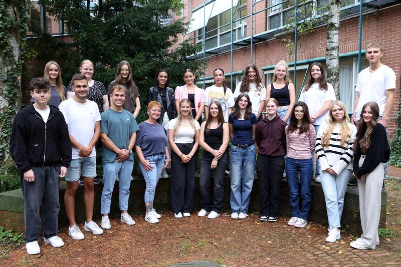 Insgesamt starten am UKR 83 junge Menschen in ihre Ausbildung oder in ihr Pflegestudium. 