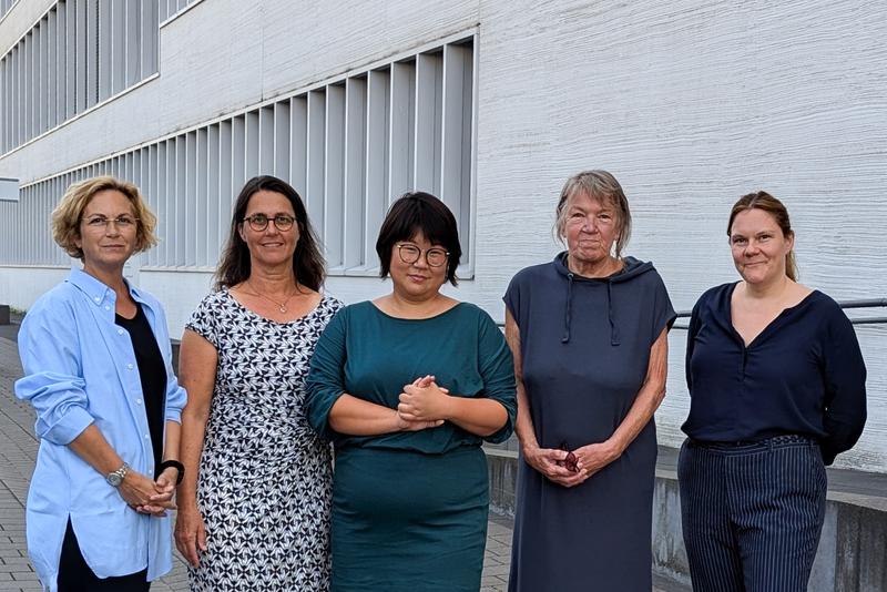 Prof.in Dr.in Eike Quilling, Prof.in Dr.in Heike Köckler, Bundestagsabgeordnete Ye-One Rhie, Bürgermeisterin Gabriela Schäfer und Janina Kleist, wissenschaftliche Mitarbeiterin an der HS Gesundheit (v.l.)