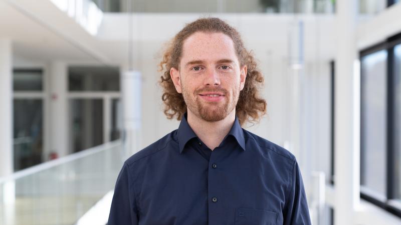 CISPA-Faculty Dr. Sebastian Brandt erhält einen ERC Starting Grant für seine Forschung zu topologie-sensitiven Algorithmen.