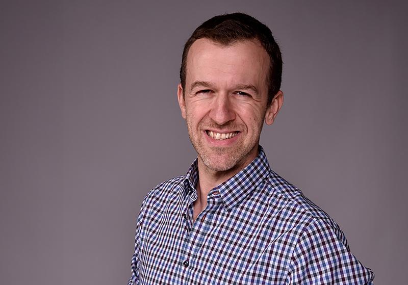 Dr. Jakob Zimmermann erforscht mit einem ERC Starting Grant in Würzburg das Zusammenspiel zwischen Darmflora und Immunsystem.