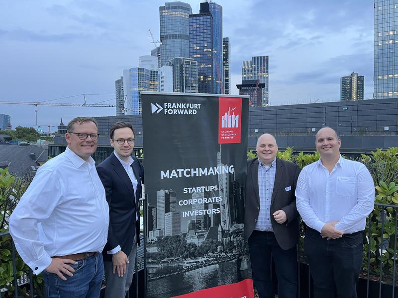 Das neu gegründete CraftTech Innovation Forum, hier vertreten durch (v.l.n.r.) Adrian Burghardt (Handwerkskammer), Christian W. Jakob (Frankfurt Forward), Ansgar Roese (Wirtschaftsförderung) und Dr. Jesús Pineda (Frankfurt UAS)