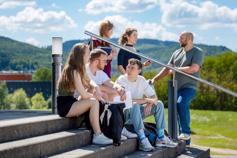 Campusgemeinschaft erleben und Hörsaalluft schnuppern können Schülerinnen und Schüler der gymnasialen Oberstufe bei den Schnupperstudientagen an der TU Ilmenau