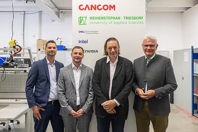 [v.l.n.r.] Werner Wiesinger (CANCOM), Dr. Michael Krappmann (HSWT), Prof. Dr. Patrick Noack (HSWT) und Artur Auernhammer (MdB) weihten den KI-Server am Innovationscampus in Merkendorf ein.