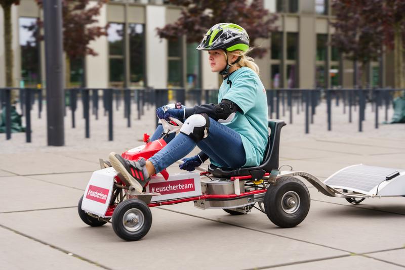 Der Wagen der neunjährigen Kinga konnte bis zu 30km/h schnell werden. Mit rund 20 Teams nahm sie am Solar Racing Cup teil. 