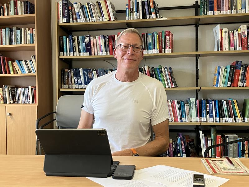 Anlässlich des Bürgerfestes zum Tag der Deutschen Einheit 2024 wird der Lehrstuhlinhaber für Systembiologie und Bioinformatik, Professor Olaf Wolkenhauer von der Universität Rostock, am 3. Oktober in die Welt der Künstlichen Intelligenz einführen.