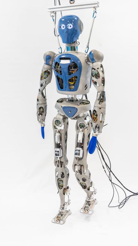 Thanks to the Optimal Cognitive Cores developed in M-Rock, natural walking and dancing movements could be successfully generated and executed with the humanoid robot RH5.