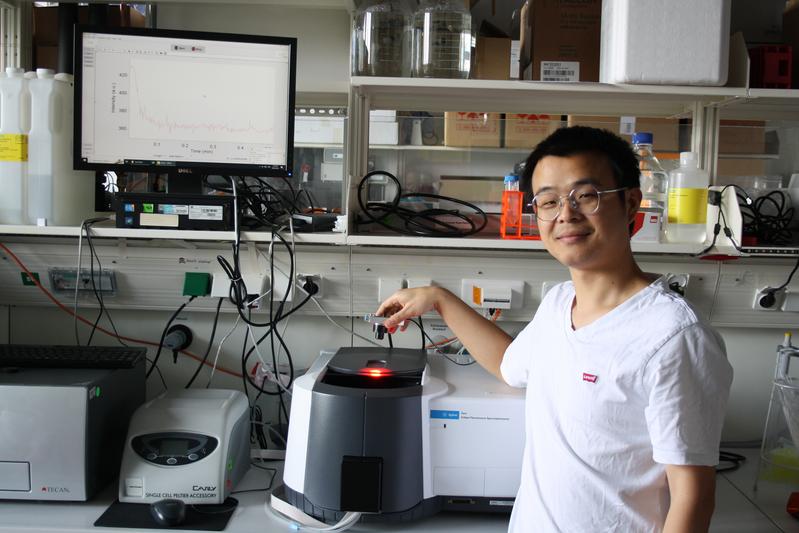 Doktorand Chengwei Yi von der Arbeitsgruppe Photobiochemie der Universität Bayreuth ist Erstautor der Studie.