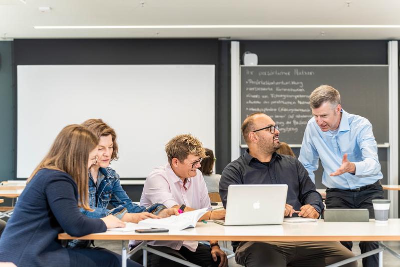 Berufsbegleitend studieren? Das ist an der OTH Regensburg möglich. 