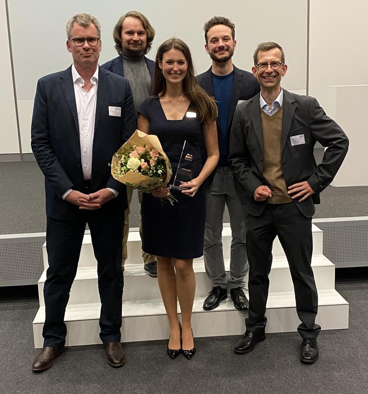 Gewinnerteam ENDOLEASE, vorne v.l.n.r.: Dr. Eric Wittchow, Dr. Anna Fleischer, Prof. Dr. Ulrich Hofmann, hinten links: Michael Bartolf-Kopp und Franz Moser. Es fehlen Prof. Dr. Tomasz Jüngst, Johannes Braig und Dr. Heinz Schwer