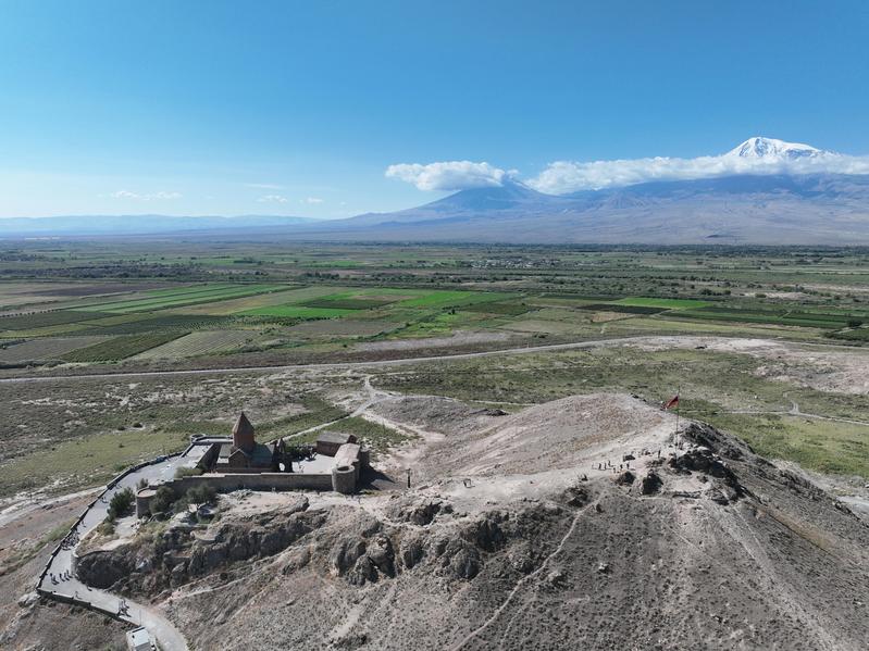 Das Kloster Khor Virap vor dem Ararat liegt in der Nähe der neu entdeckten Kirche. 