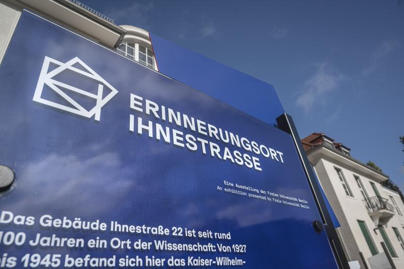 The Ihnestraße Memorial addresses how science and injustice can become intertwined while also commemorating the victims of this injustice.