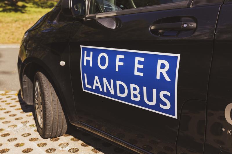 Beispiel für bedarfsgesteuerte Mobilitätsangebote - der "Hofer Landbus" des Landkreises Hof;