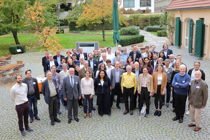 Teilnehmende des DPG-Symposiums zur „Zukunft unseres Klimas“