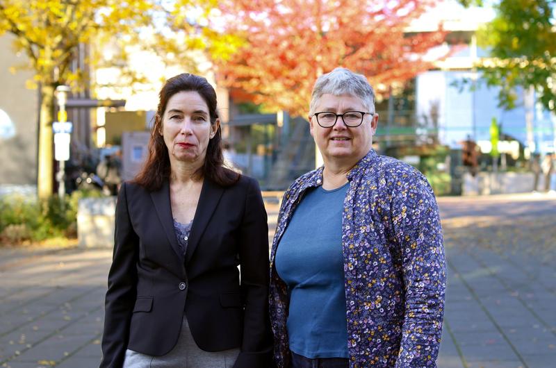 Innovationspreisträgerinnen (von links): Prof. Dr. Ute Bauer-Wersing und Dr. Margit Göttert.