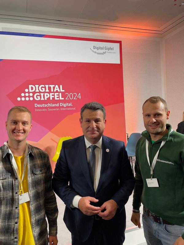 Tobias Hiebl (von links), Bundesminister für Arbeit und Soziales Hubertus Heil und Johannes Dotzler