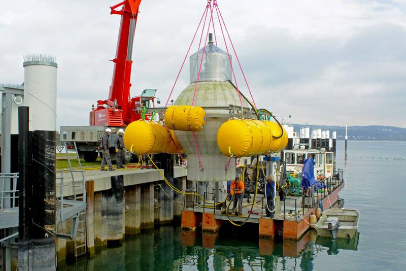 Field test with a three-meter sphere in Lake Constance.