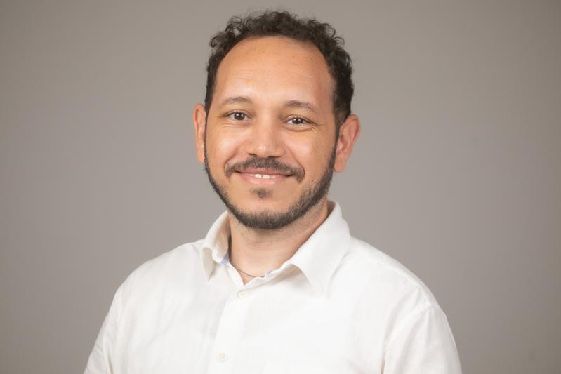 Professor Mohamed Khalil Ben-Larbi develops small satellites for the removal of space debris. 