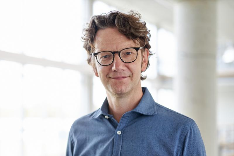 Prof. Dr. Marcel Hoffmann lehrt am Fachbereich Informatik an der FH Dortmund.