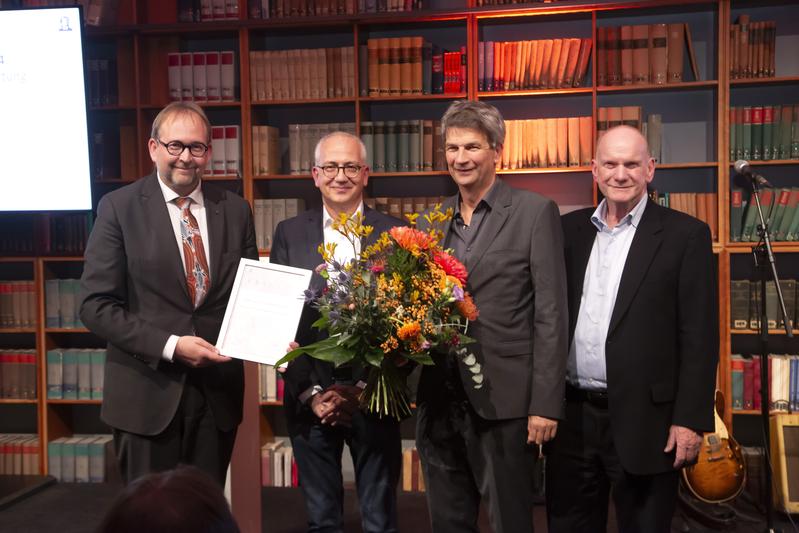 (v. l. n. r.): Enrico Schleiff, Tarek Al-Wazir, Martin Lanzendorf u. Gunther Ruppel (Alfons und Gertrud Kassel-Stiftung)