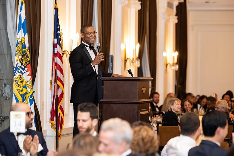 James E. Mister, Executive Director der bayerischen Auslandsrepräsentanz San Francisco, auf der Gala zum 25-jährigen Jubiläum der bayerischen Auslandsrepräsentanz der Westküste der USA