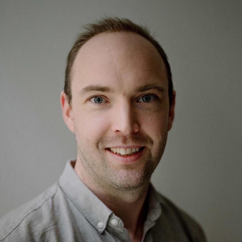 Journalist Martin Schlak wird vom VDI mit dem Robert-Mayer-Preis geehrt. Foto: Aliona Kardasch