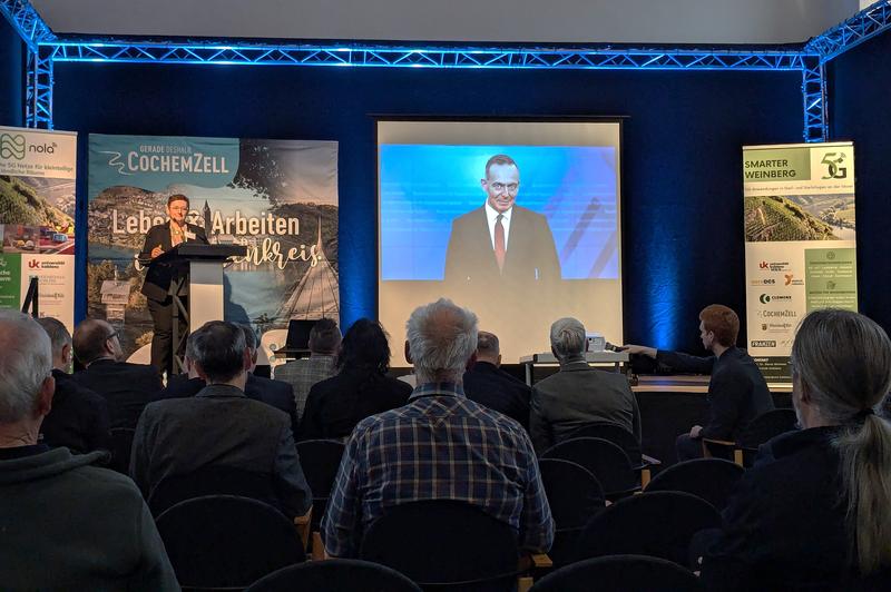 Begrüßung durch Prof. Dr. Maria A. Wimmer und Grußwort von Dr. Volker Wissing, Bundesminister für Digitales und Verkehr. 