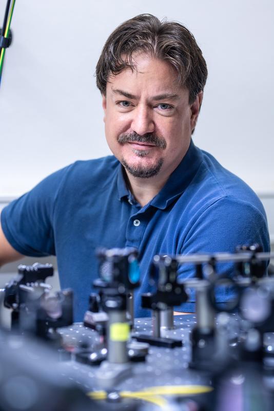 Prof. Dr. Tomáš Čižmár