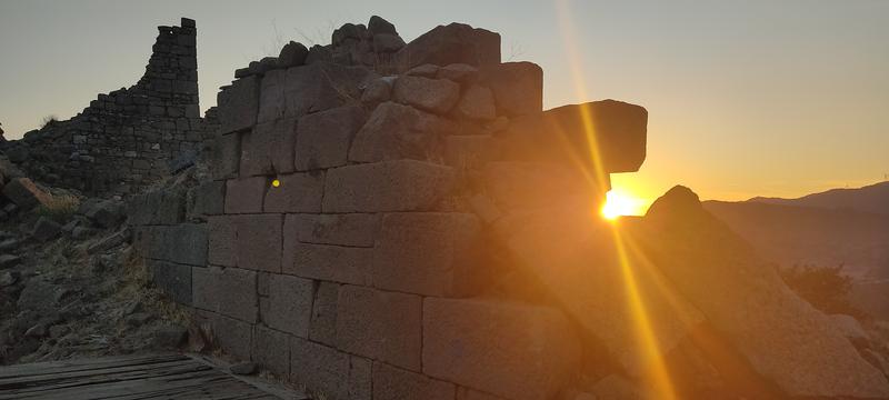 Archäologische Funde wie diese Ruine geben Aufschluss über die Bevölkerung auf der Erde vor vielen Jahrhunderten. Quelle: Nicolas Antunes 