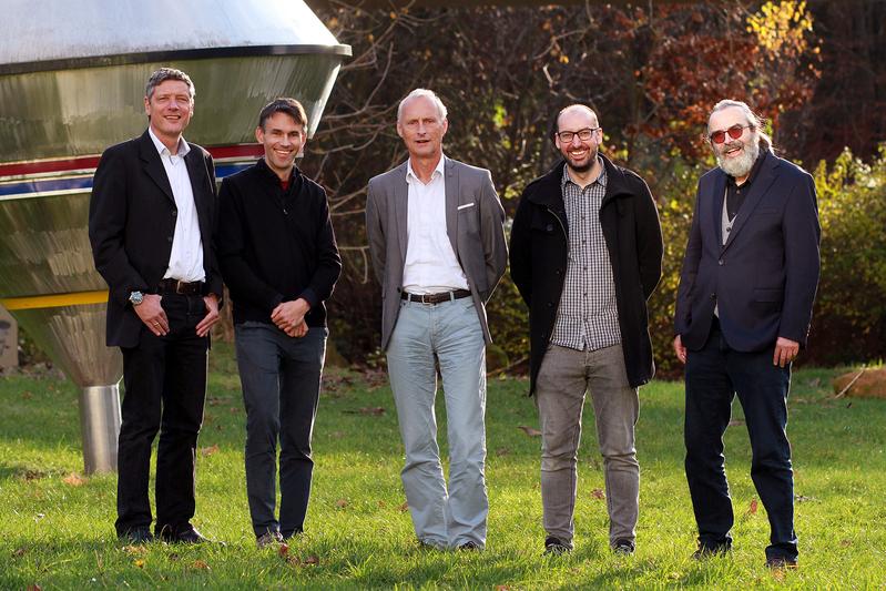 (v.l.n.r.): Professor Sven Krumke, Dr. Michael Kunte, Professor Gunter Malle, Professor Ulrich Thiel und Professor Wolfram Decker - alle angesiedelt am Fachbereich Mathematik der RPTU in Kaiserslautern.