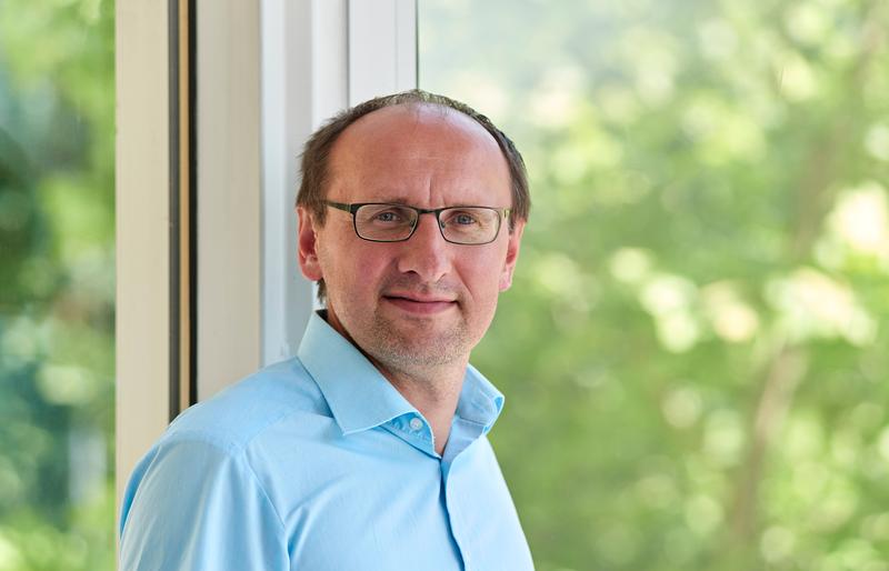 Prof. Dr. Lutz Schneider