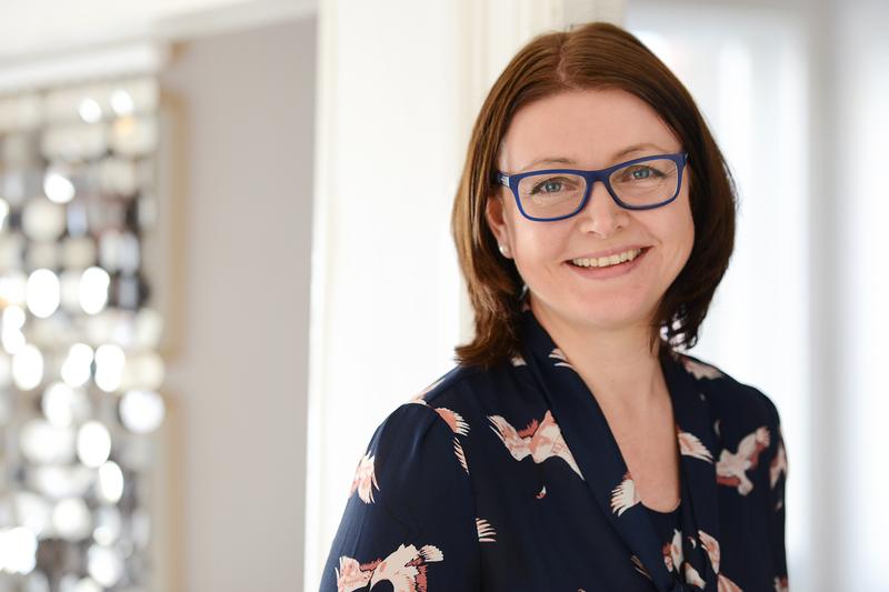 Prof. Dr. Viola Hartung-Beck hat mit ihrem Team die Strukturen sozialer Netzwerke in zwei Dortmunder Stadtbezirken unter die Lupe genommen und ist der Frage nach gegangen, wie krisenfest diese sind.