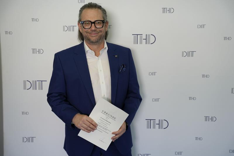 Dr. Axel Menzebach ist neuer Honorarprofessor an der Fakultät Angewandte Wirtschaftswissenschaften der TH Deggendorf.