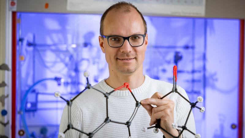 : Prof. Dr. Robert Kretschmer ist Inhaber der Professur für Anorganische Chemie am Institut für Chemie der TU Chemnitz.