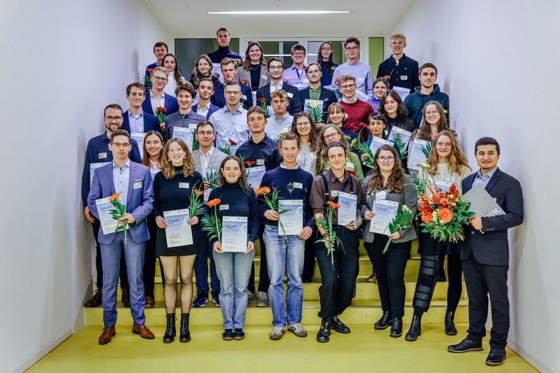 Die Stipendiatinnen und Stipendiaten der HTWK Leipzig 2024/25.