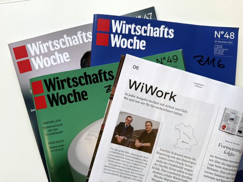 Dmitry Ivanov ist ein weltweit führender Experte auf dem Gebiet Supply Chain and Operation Management. Im aktuellen Ranking der WirtschaftsWoche belegt er den 1. Platz unter 5.000 forschungsstarken Betriebswirt*innen im deutschsprachigen Raum. 
