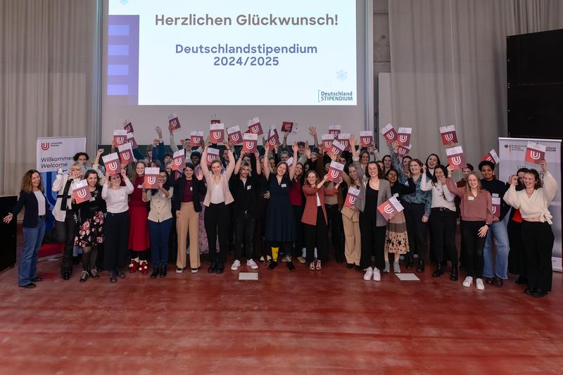 119 students at the University of Bremen have been awarded Deutschlandstipendium scholarships. 